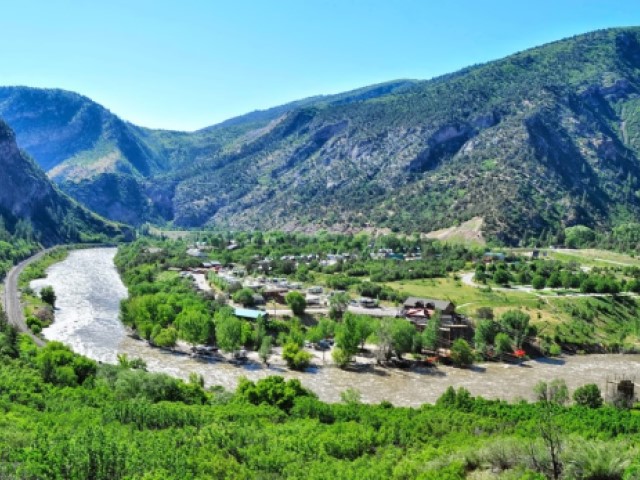 Acclaimed Glenwood Canyon Resort Nestled in the Heart of the Rockies